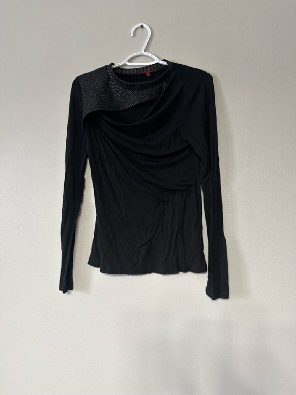 Black Asymmetric Snake Texture Ruched Long Sleeve Top